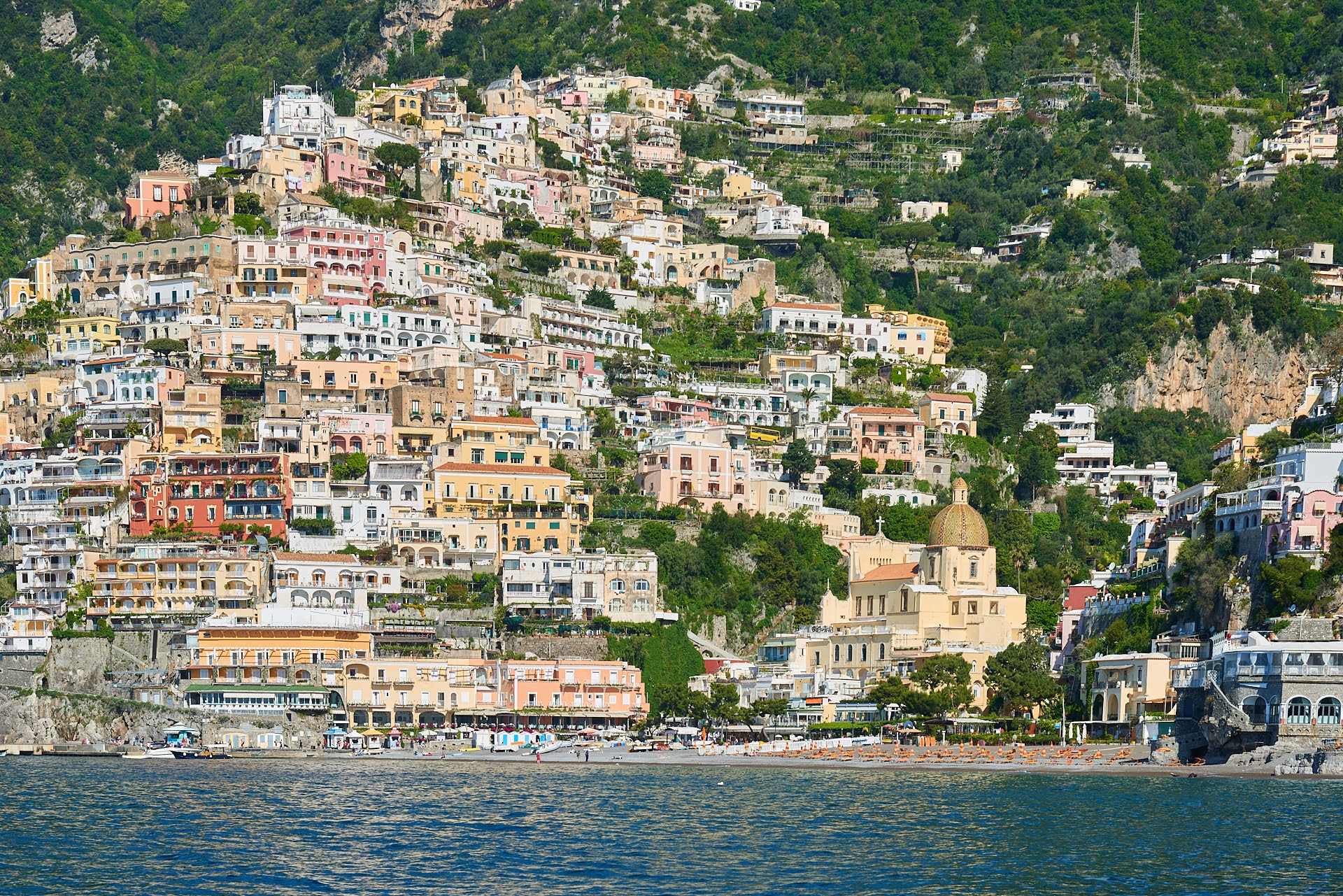 Blick auf Positano an der Amalfiküste
