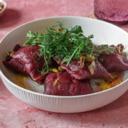 Rote-Bete-Maultaschen mit Ricotta-Füllung